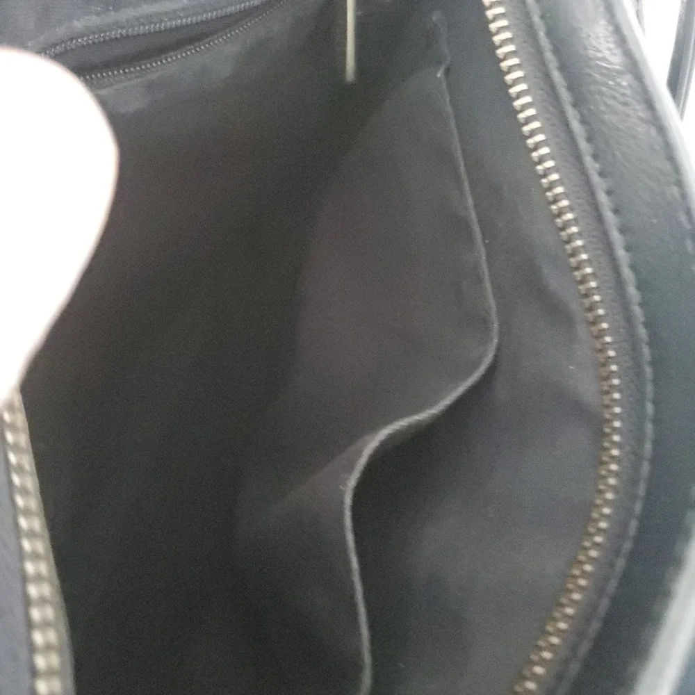 Fossil Black Leather Crossbody Bag Messenger Purse with Key Charm ZB5403